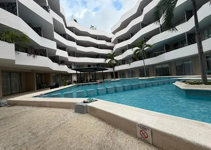 Modern With Pool Gym And Rooftop Views Appartement